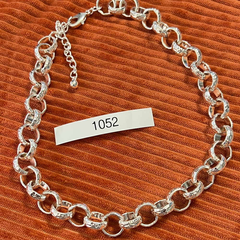 3/$18 Elegant Silver Chain Necklace Lot 1052 - Picture 3 of 6